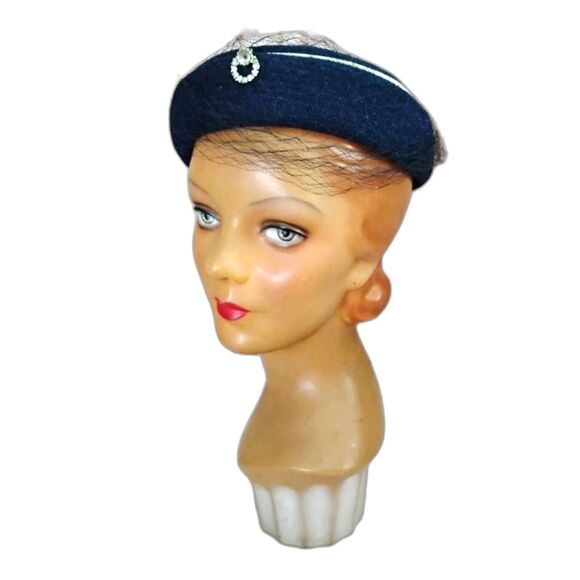 Unbranded Accessories - Vintage 1950s Navy Blue Hat w Veil and Rhinestone Accent
